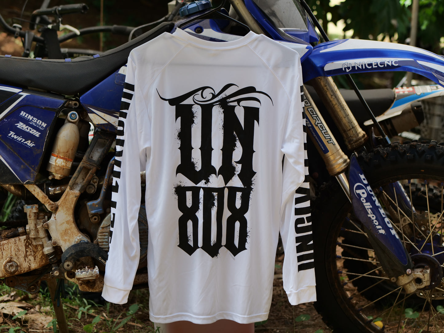 UN White Dry fit